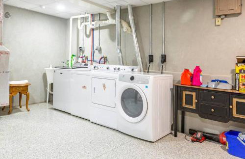 The Queen Place - Updated-Private Backyard - Foto 19