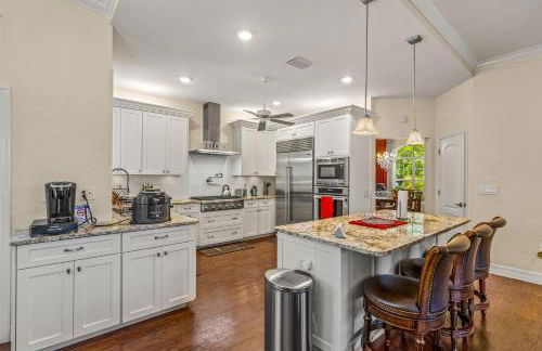 Quiet and Cozy 3 beds 3 baths in Spring Hill with heated Pool and Hot Tub - Foto 12