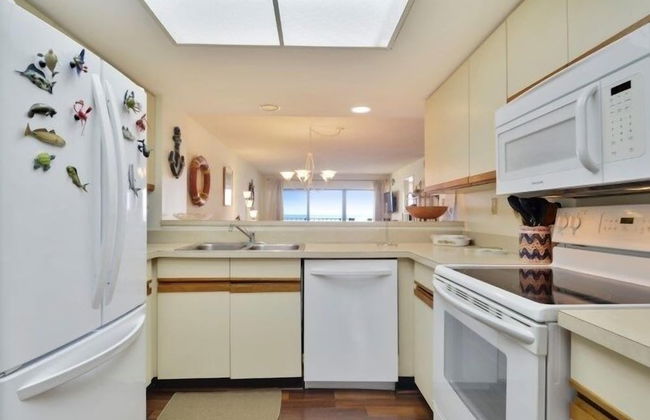 Direct Oceanfront With Private Staircase To Beach Prestigious Islamorada Condocomplex 2 Bedroom Condo by RedAwning - Photo 5