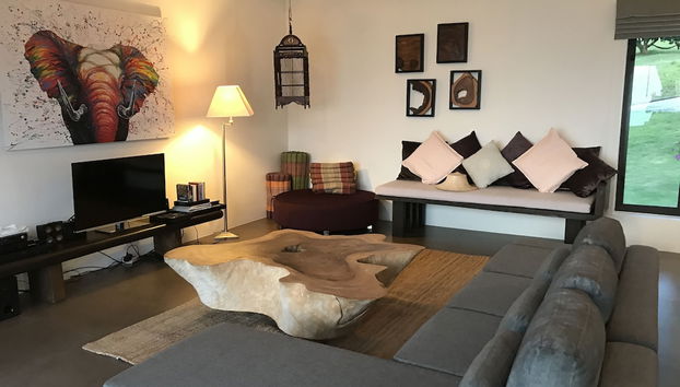 Check-in/check-out kiosk