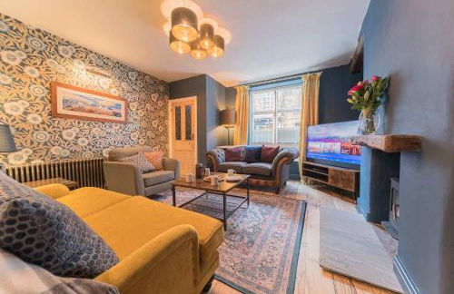 Tastefully decorated, family friendly property, central Kirkby Lonsdale, parking and EV charger - Photo 1