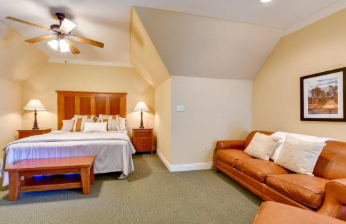 Springfield Studio Rental w/ Golf Course View! - Foto 7