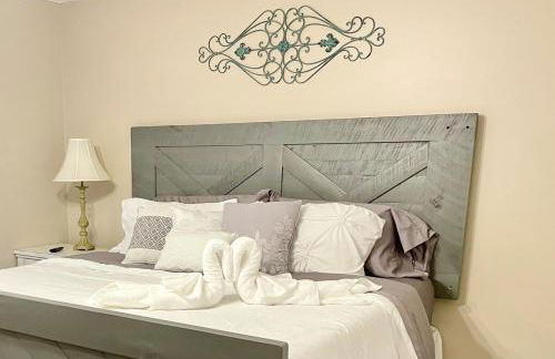 Rustic Chic in Charming Center Grove w Fenced Yard - Foto 5