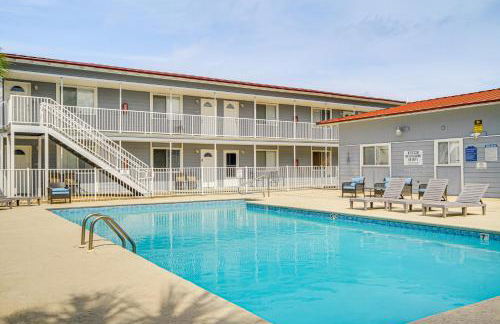Airy Biloxi Condo with Patio Walk to Beach! - Photo 3