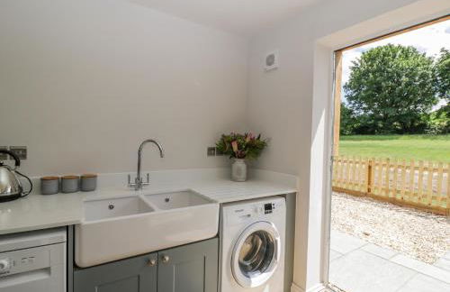 Threshing Barn - Photo 17