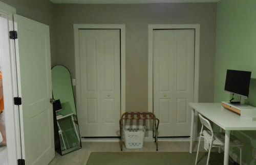 King Bed Creekfront Retreat in Jacksonville - Photo 18