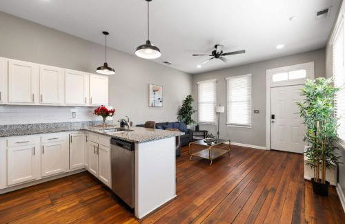 Historic CozySuites 4BR 2BA with a modern touch - Foto 25