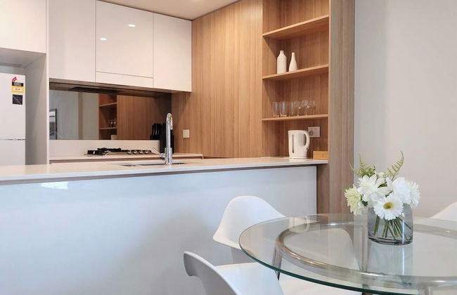 Luxury 1 Bedroom 1 Study With 1 Parking - Photo 7