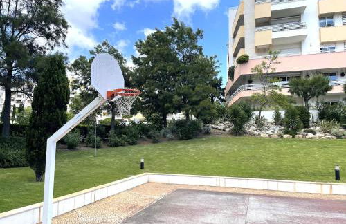 Lux Apt in Priv Condo with Pool, near Beach, Parking & Easy Access to Lisbon - Foto 20