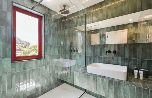 Douro Arda House with Pool & Jacuzzi by HostWise - Photo 50