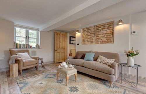 The Flints - Photo 6