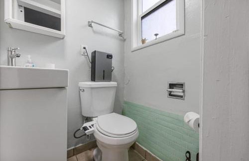 Garden Oasis Cozy Home Near Bart Shop with Parking - Photo 44