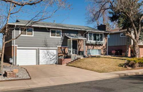 4 Bedrooms and 5 Beds with Game Room Only 5 min Drive to College and Perfect for Family's - Foto 50