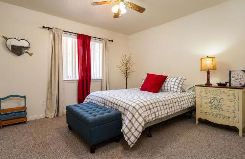 Lazy Squirrel - Cozy Family House with Full Game Room - Foto 38