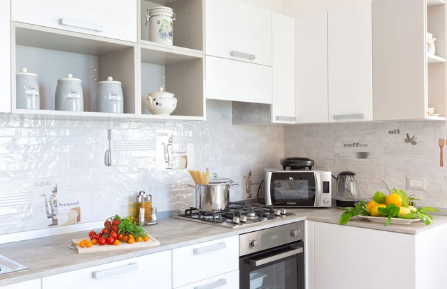 New & Stylish two Bedroom Apartment with Balconies - Foto 13