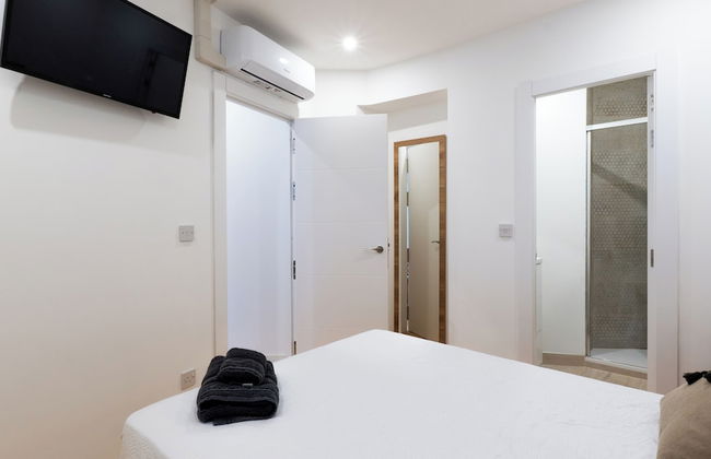 Main Street Suites-Hosted by Sweetstay - Photo 4