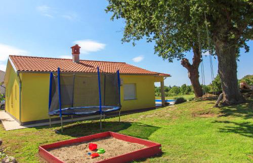 Cozy villa Paradiso with pool immersed in the greenery - Foto 3