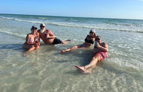 Beachfront Condo On Quiet Treasure Island- 1 Bed - Photo 19