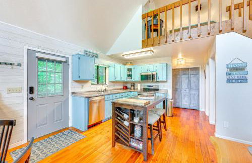 Lakefront Murphy Getaway with Deck, Dock and Kayaks! - Foto 8