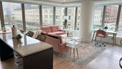 Upscale 2BR Condo with Gym & Parking near MGH & TUFTS - Foto 1