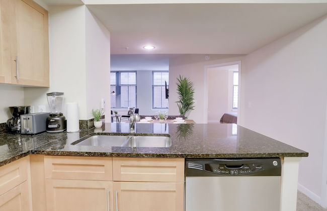 Walkable Alexandria Apts - Photo 53