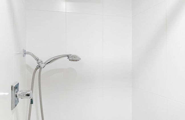 Chic Haven Stylish 3 Bedroom - Photo 49