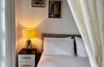 London City Island 1 Bedroom Luxury Apartments, Private Balcony - Photo 10