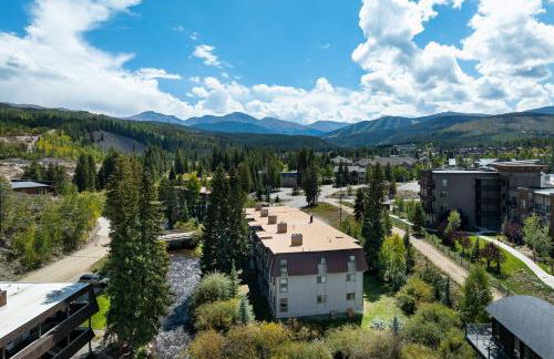 Ski Town Hideaway | Fireplace + Walk to Downtown - Foto 35