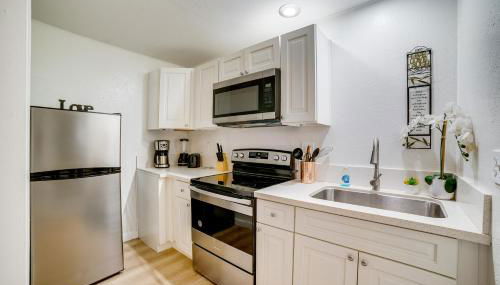 Work and Play! Studio 7 Mi to Dtwn San Bernardino - Foto 3