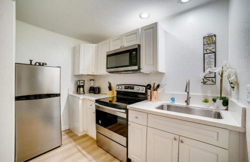 Work and Play! Studio 7 Mi to Dtwn San Bernardino - Foto 3