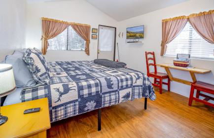 The Columbine Cabin #9 at Blue Spruce RV Park & Cabins - Foto 4