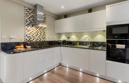 La Petite Maison Apartments - Photo 13