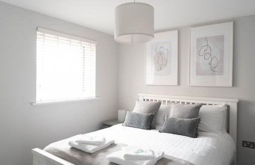 Lovely, comfortable 2-bed Braehead - free parking - Pass the Keys - Foto 11