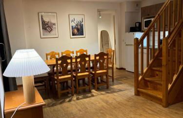 Cozy 4 bedroom duplex apartment, spa residence - Photo 4