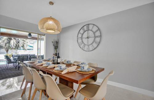 Modern 4 Bedroom -Kosher - Heated Pool - Game Room - Foto 2