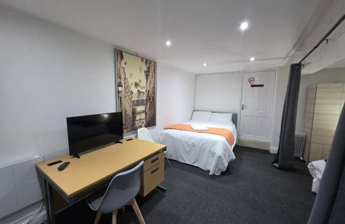 Spacious 3-Bedroom Apartment Near Stratford, 1 Minute From Train Station - Foto 32