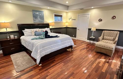 South Florida Spacious Oasis 4BR Retreat with 2 King Beds, Amazing Pool, near Beaches - Photo 56