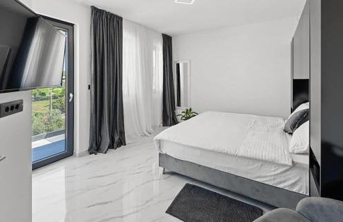 3 Bedroom Gorgeous Home In Sorici - Photo 25