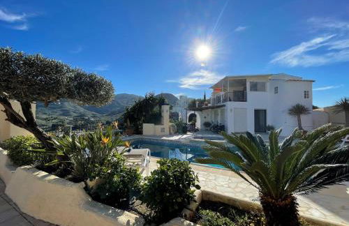 Villa Los Faramondos Naturehouse - Photo 1