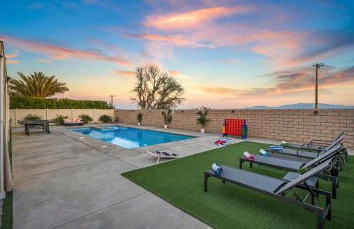 Views, Gameroom, Saltwater Pool & Hot tub, Firepit by MariamsBnb - Foto 70