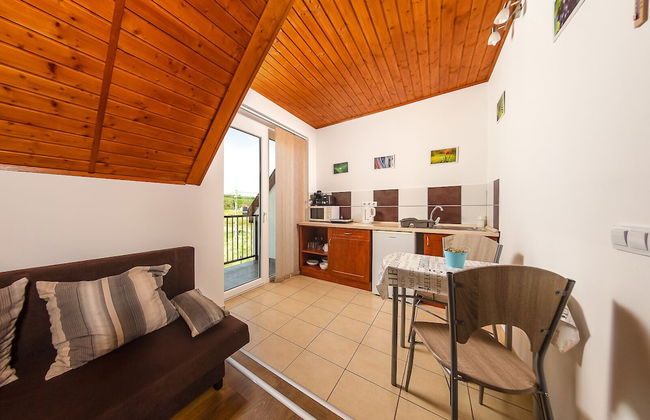 Szabolcs Apartments - Photo 8