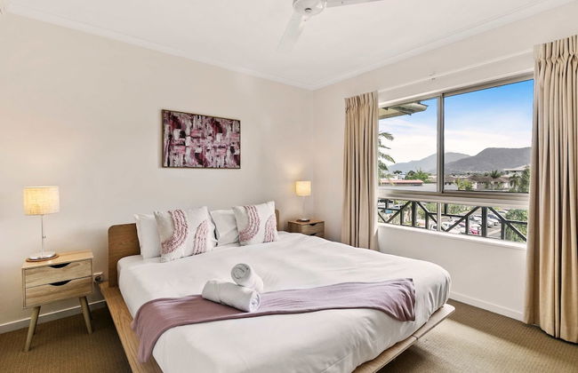 Poolside Paradise Cairns - 9 Pools BBQ Gym - Foto 31