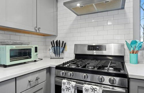 Resort Getaway - Golf, BMX trail, Hot Tub & Arcade! - Foto 79