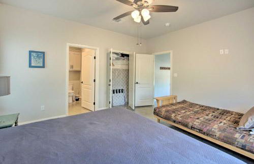 Home with Screened Porch - Near Toledo Bend Lake! - Foto 18