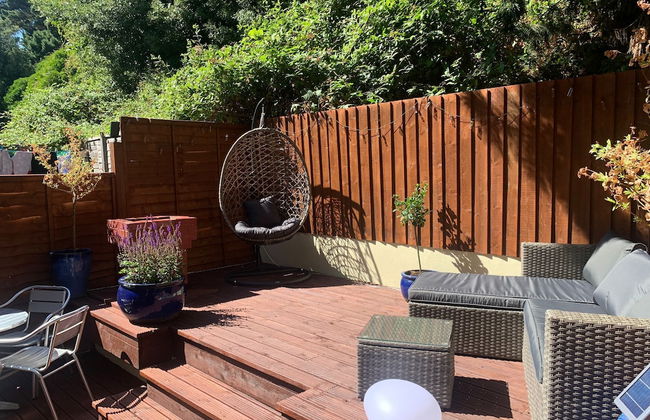 Beach Front 2-bed Apartment With Deck & BBQ - Foto 11