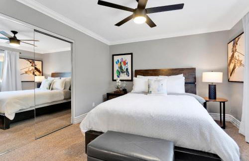 Beach Escape with Patio! 2 Min Walk to Sand & Surf - Foto 11