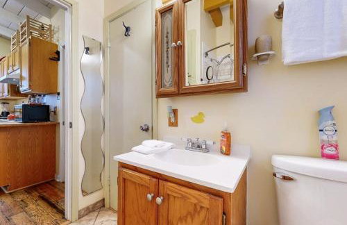 Cozy Dog-Friendly House Near Water with Enclosed Yard, Grill, & Equipped Kitchen - Photo 19