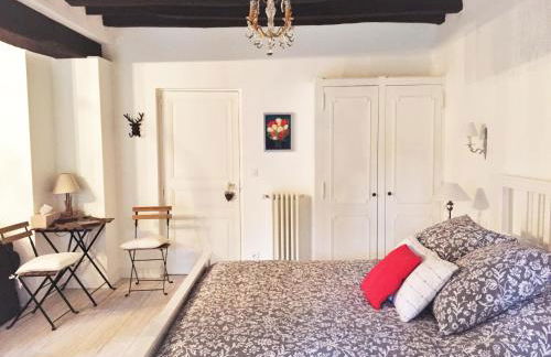 Loire Valley Medieval Getaway - Photo 57