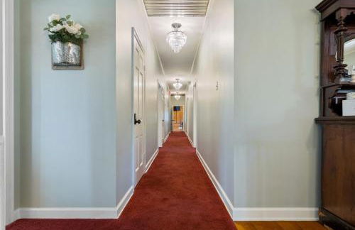 King suite-Sitting area-Backyard views-The Blooming Garden - Foto 16