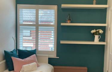 Hoole House- Bright and modern 2 bedroom house, close to Chester train station and the City Centre - Photo 13